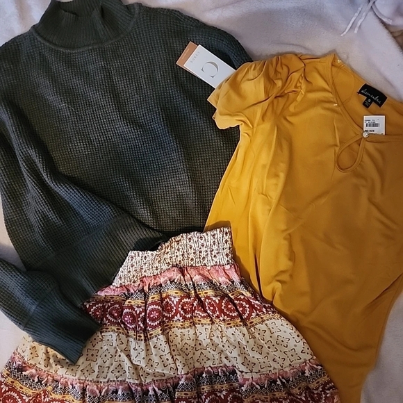 3 Pc. Lot - Picture 2 of 7